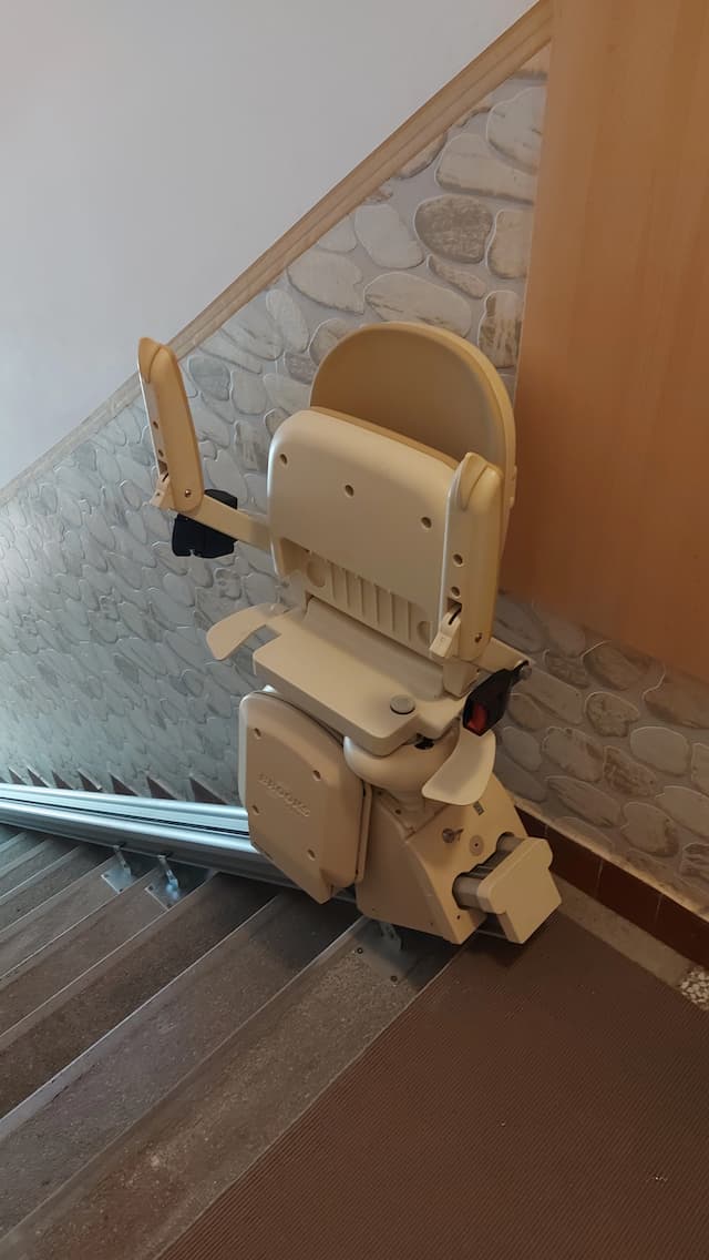 Egy másik kép a használt liftről