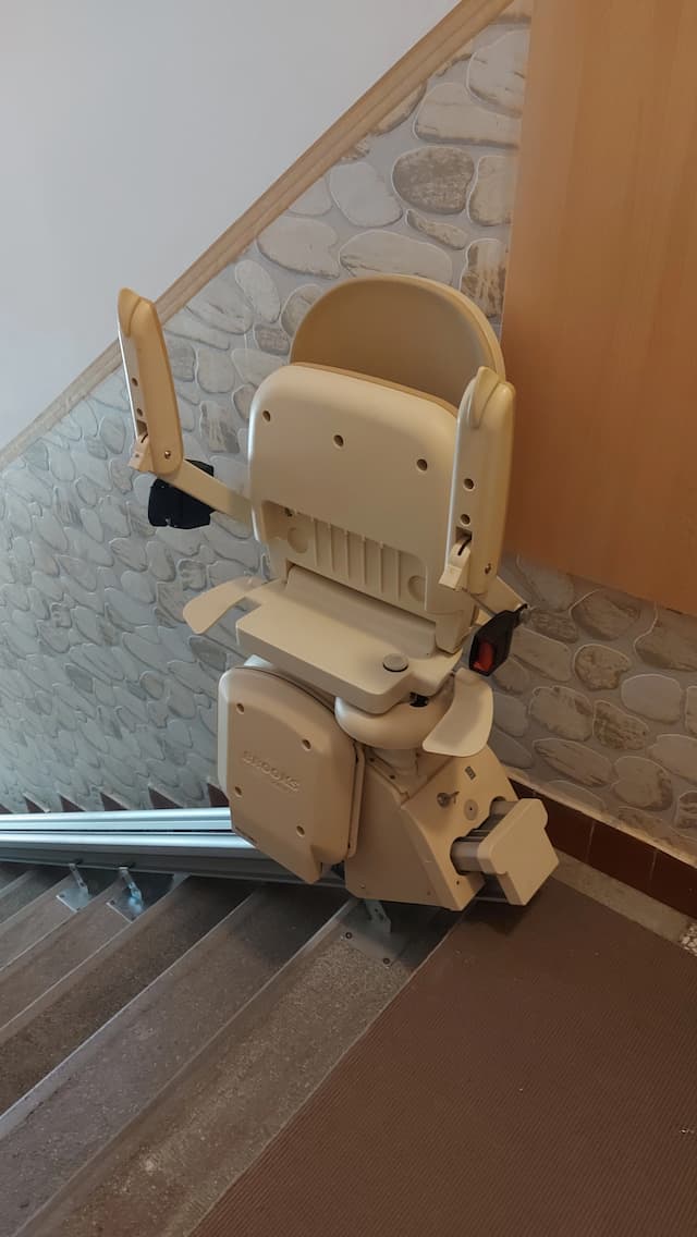Egy másik kép a használt liftről