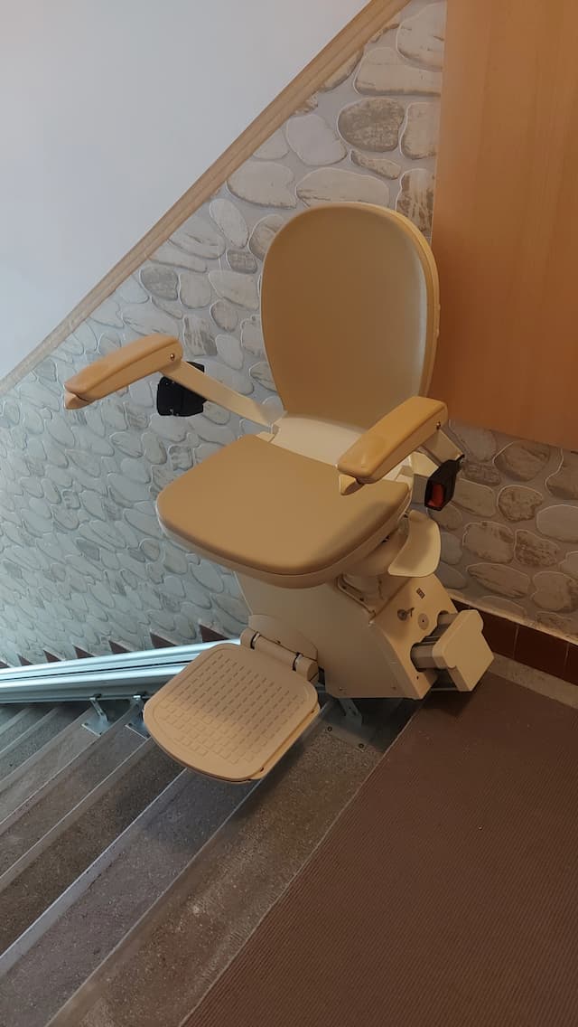 Egy másik kép a használt liftről